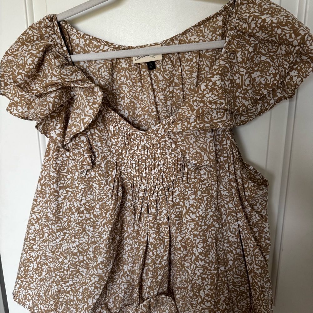Tan & White Floral Ruffle Top